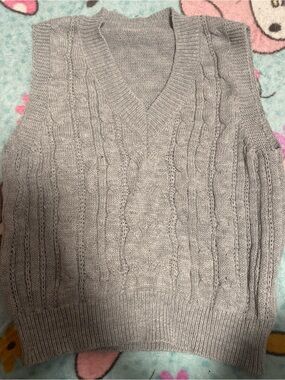 SHEIN Light Gray Knit Sweater Vest